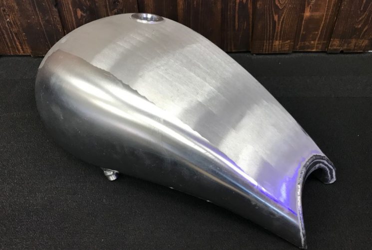 バイク用金属タンク シルバー　ドラスタ250