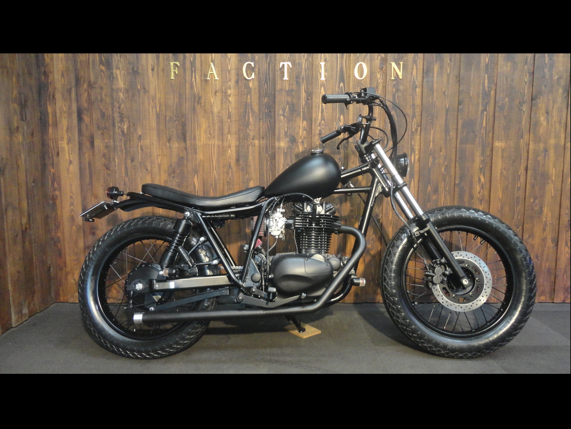 カワサキTR250です。250cc二人乗り可 - カワサキ